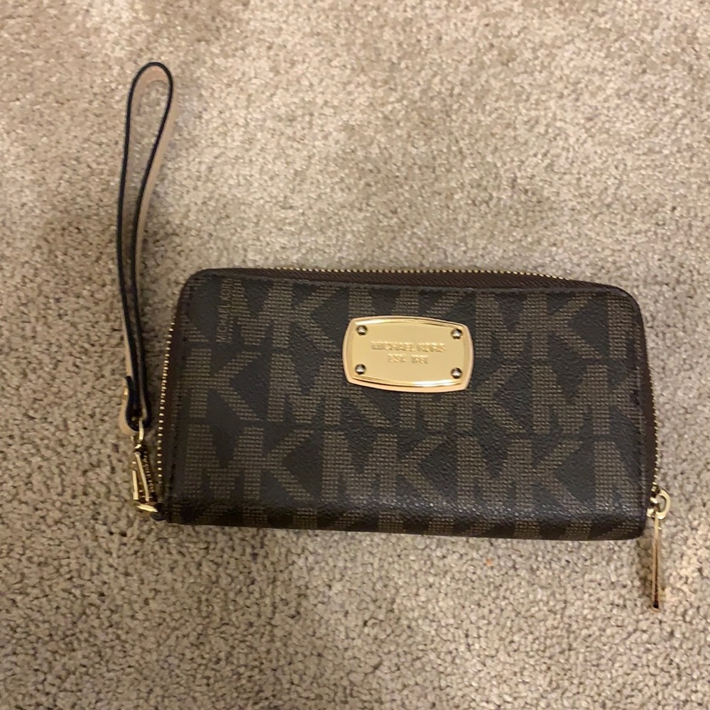 New without tags - Brown MIchael Kors wristlet/wallet